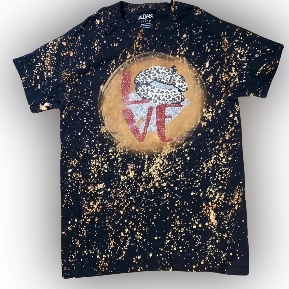 🌟Bleached‎ 🌟 homemade valentines/love graphics tshirt